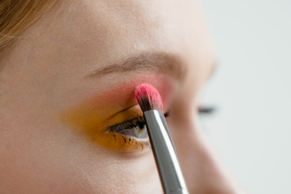 Soft pink wash eyeshadow for a fresh natural look